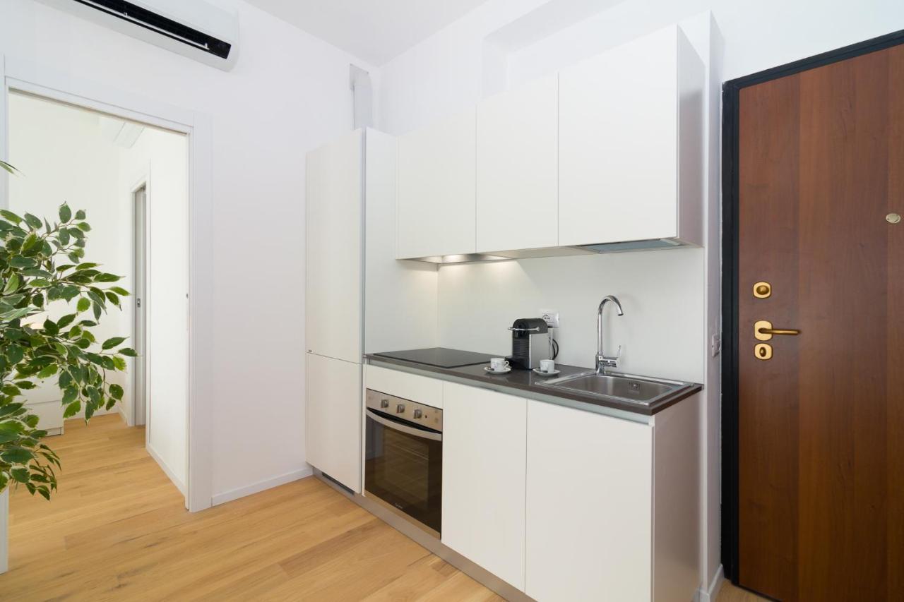 Bright Terrace In Apartamento Milán
