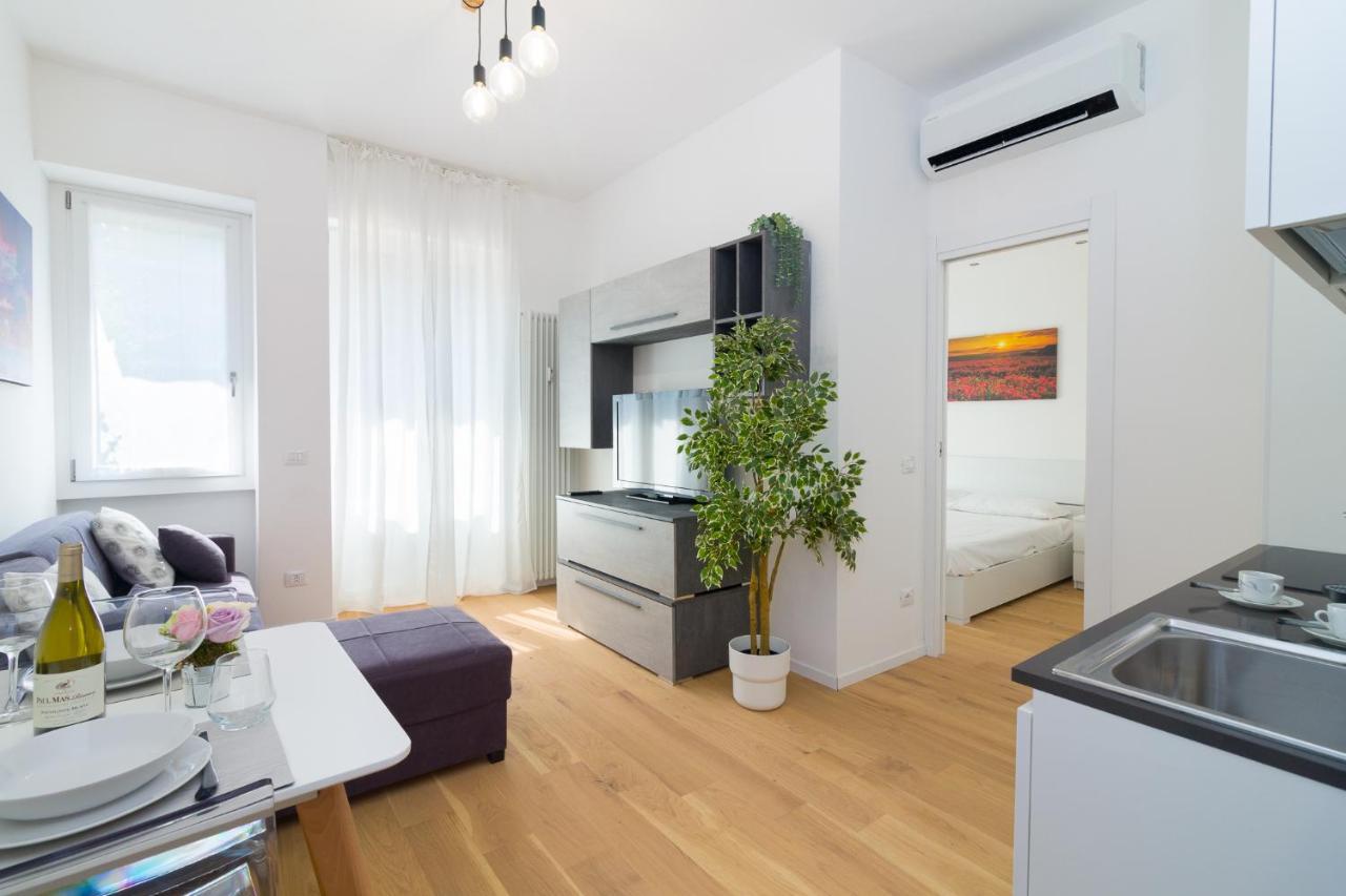 Bright Terrace In Apartamento Milán