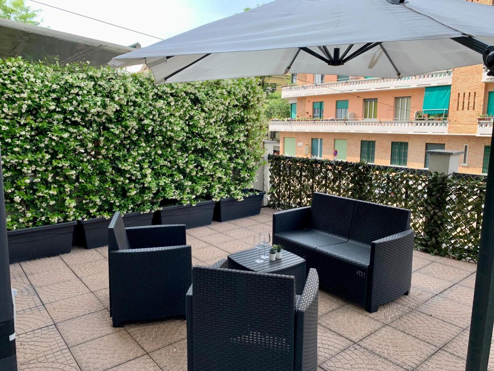 Bright Terrace In Apartamento Milán